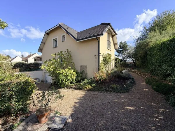 Maison 7 pièces 234 m²