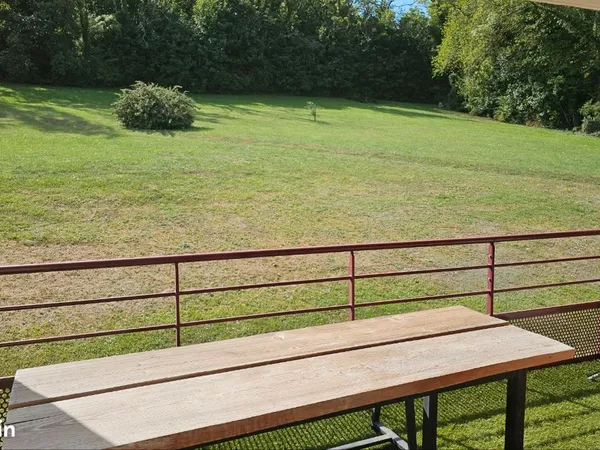 Studio meublé 40 m² avec balcon, garage et ascenseur - Saint-Avold