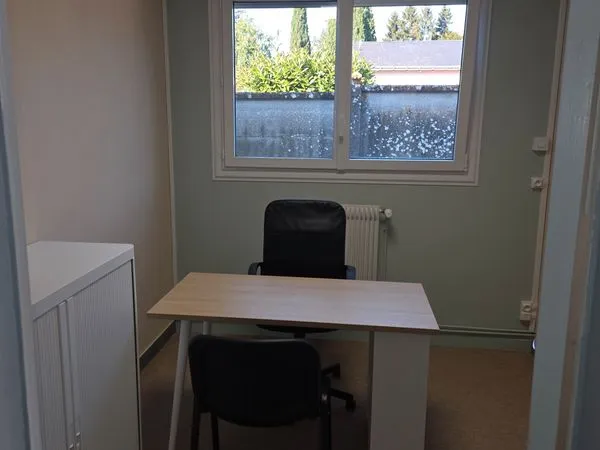 Bureau à Monts