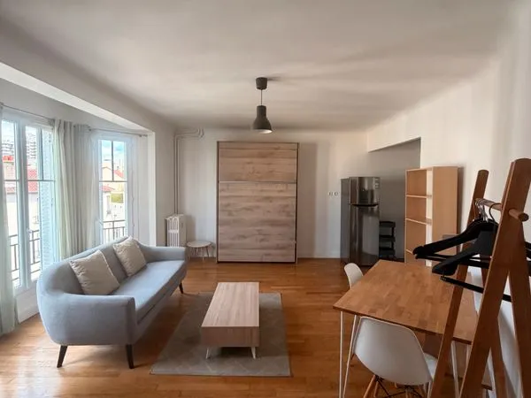 STUDIO MEUBLE ET EQUIPE DE 30m2 A PARIS 13ème