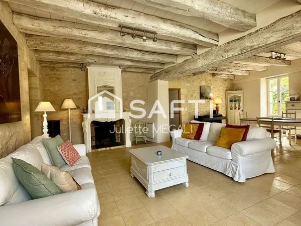 Elegante maison en pierre entièrement rénovée