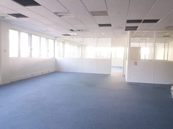 Bureau 283 m²