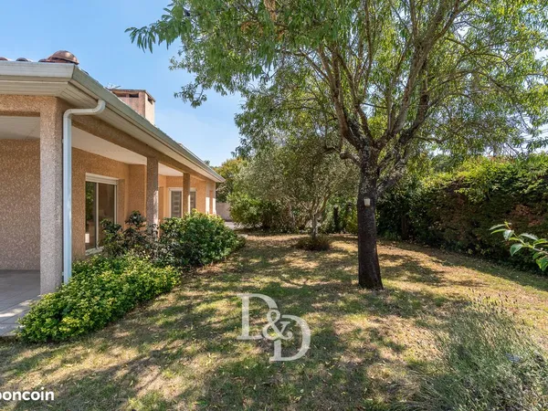CUGNAUX - Maison 5 pièces 143m² avec garage et jardin