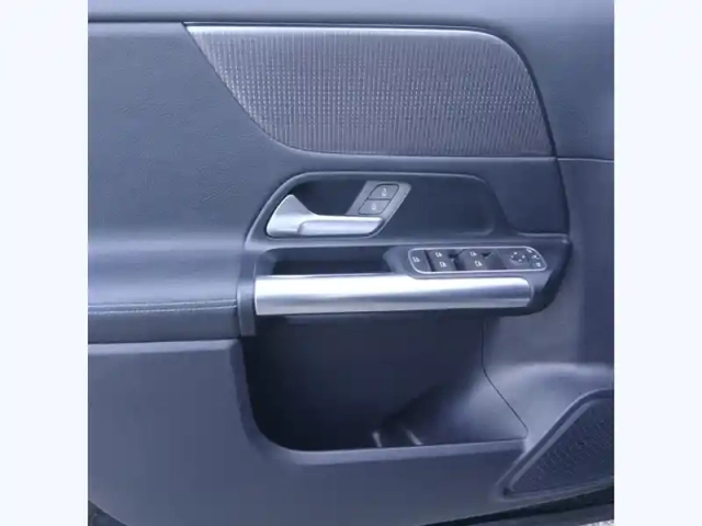 Mercedes Gla 200 d progressive line — photo 12