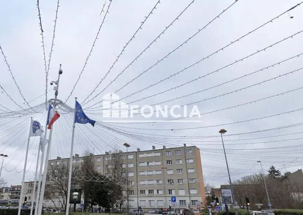 Local commercial 80 m²