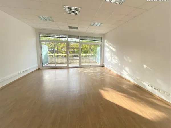 Bureaux 43 m² MOUANS SARTOUX