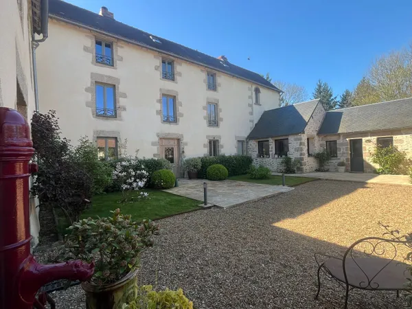 Maison 8 pièces 252 m²