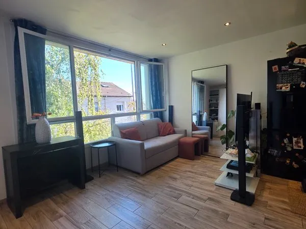 Studio/T1 rénové de 28,58 m² - Cave + parking - Houilles