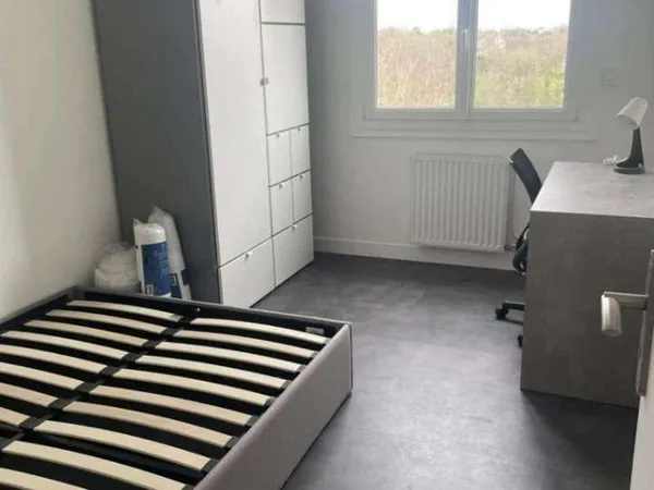 Chambre en coloc bien située dans quartier calme !