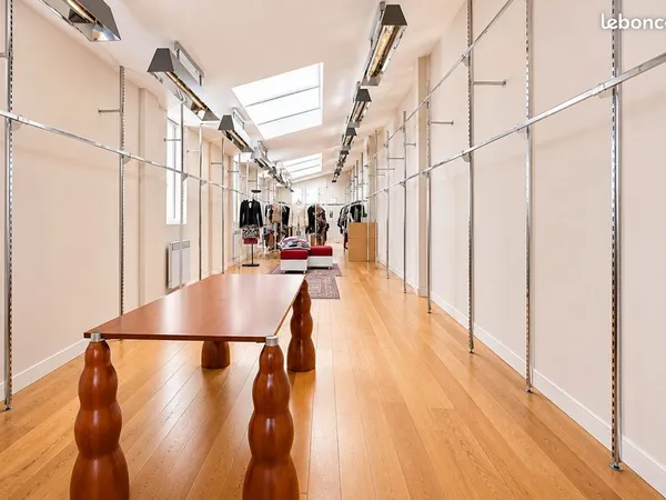 Bureaux 210 m²