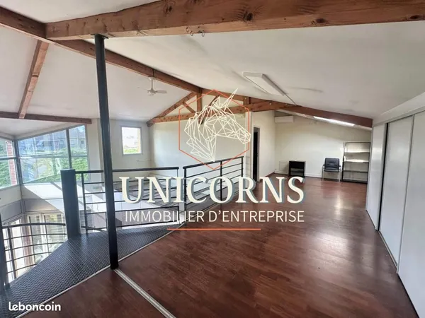 Bureaux 318 m²