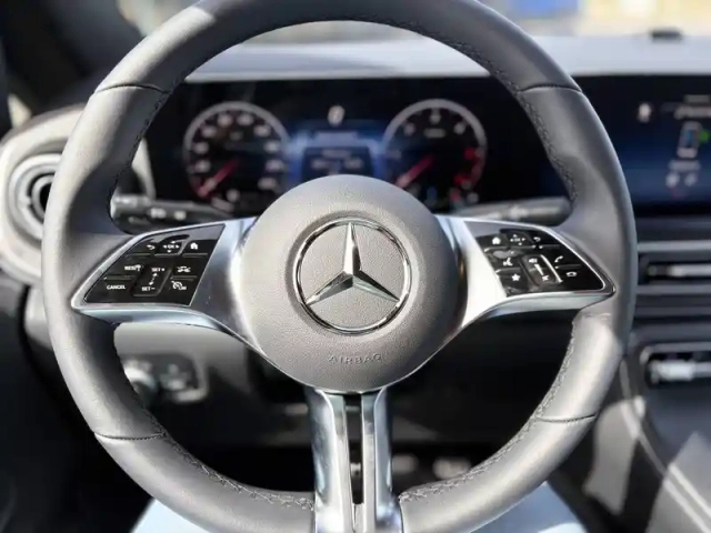 Mercedes Cla sse v extra-long 300 d 9g-tronic 4x4 — photo 17