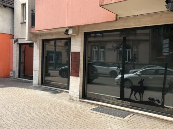 Local commercial rénové 130 m² - Vente en direct propriétaire SANS FRAIS D'AGENCE - Schiltigheim / E