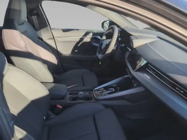 Audi A3 sportback tfsi e hybride rechargeable 204 s tronic 6 — photo 10