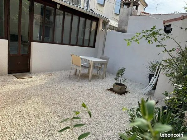 Appartement meublé de 43 m² avec jardin au calme - Nîmes - 750 /mois CC