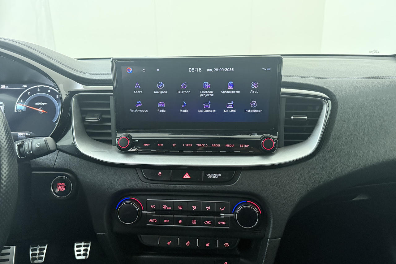 Kia ProCeed — photo 11