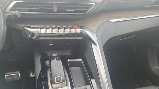 Peugeot 5008 2.0 BlueHdi 180 EAT8 - Gt Pack – 2022 – 126077 km – Diesel – Boîte Automatique — photo 34