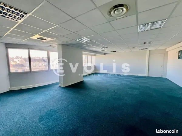 Bureaux 330 m²