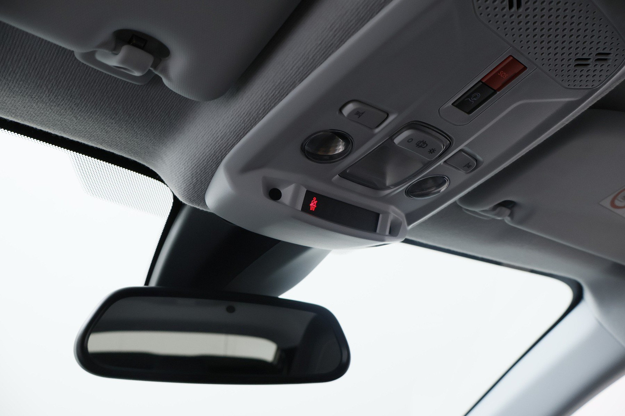 Peugeot 208 — photo 29
