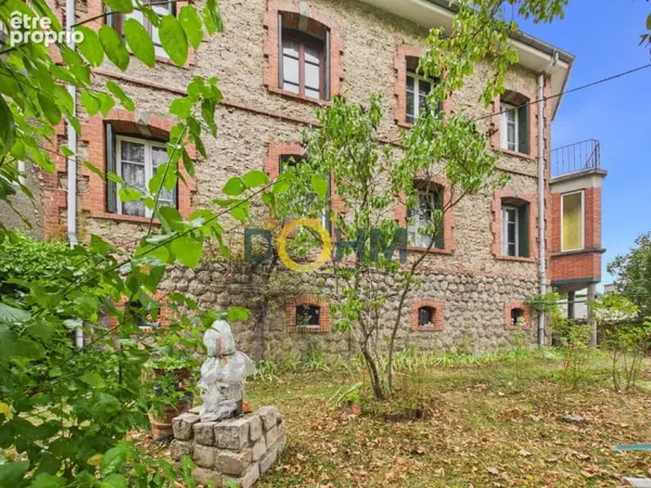 Ensemble immobilier de caractère 226 m2 2 habitations