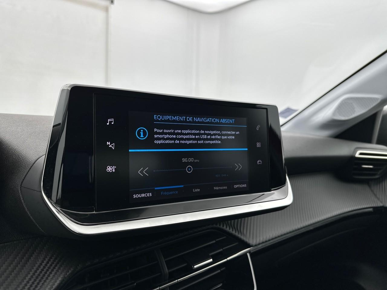 Peugeot 208 puretech 75 s&s bvm5 style — photo 10