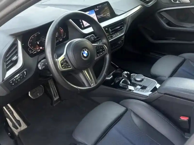Bmw Serie 1 118 i m sport 1.5 136 ch avec — photo 16