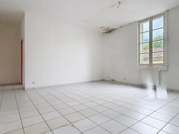 Immeuble de rapport à rénover - 2 logements - Coutras centre-ville (33230)