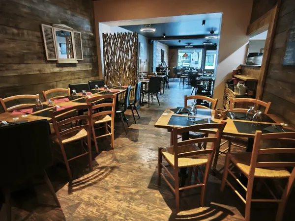 Hôtel bar 100 m²