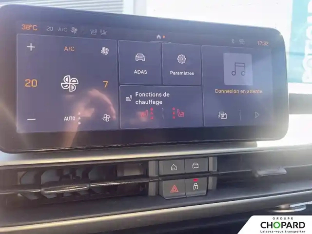 Jeep Avenger 1.2 turbo t3 100 ch e-hybrid bvr6 — photo 14