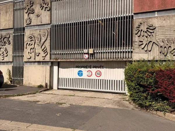 Garage sécurisé 20m2 dans propriété privée - Centre ville de Creil