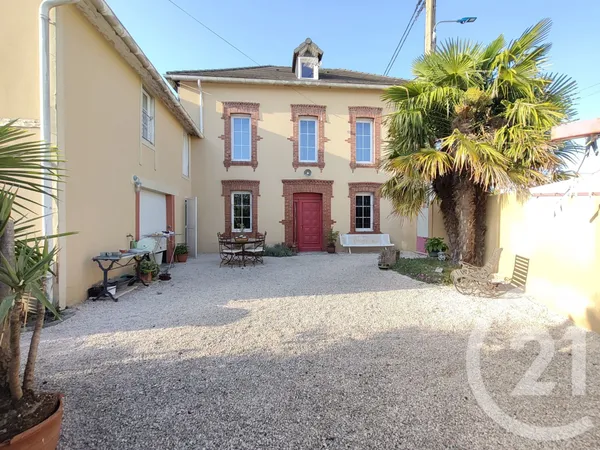 Maison 8 pièces 210 m²
