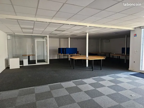 LOCAL PROFESSIONNEL 90 m2 + DEPOT Possible 60 m2
