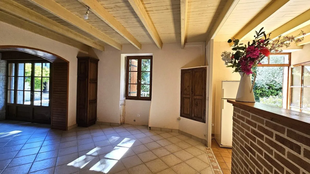 Photo 3