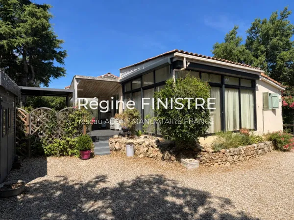 ROQUEBRUNE-SUR-ARGENS CHALET OSSATURE BOIS T3 61 M² JARDIN 215 M²