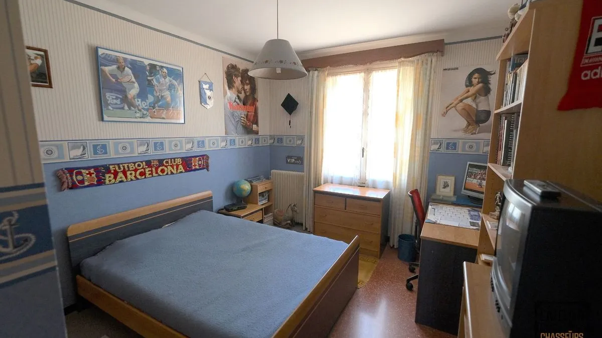 Photo 11