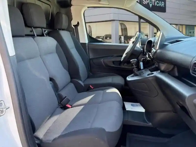 Opel Combo cargo m 650kg bluehdi 100ch s&amp;s pack premium connect — photo 10