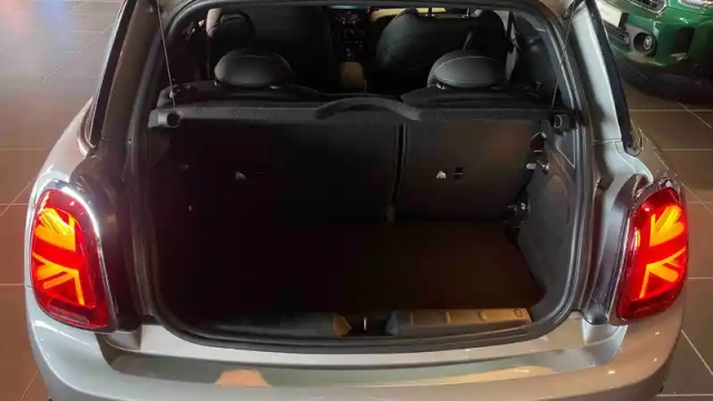Mini Mini hatch 3 portes cooper se 184 ch — photo 11