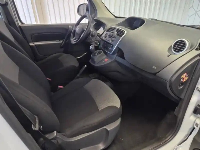 Renault Kangoo blue dci 80 — photo 10