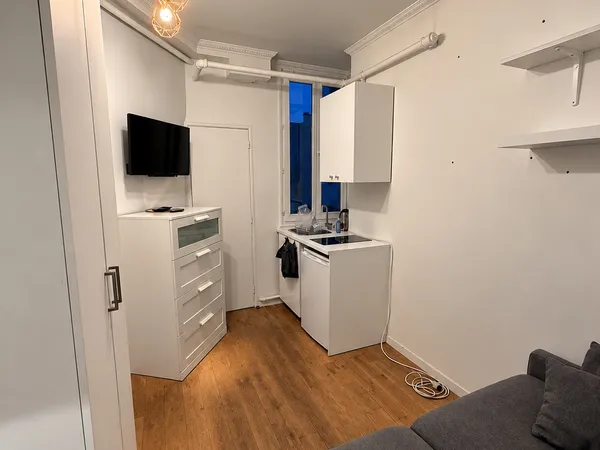 Loue chambre de service 11m2 tout équipé