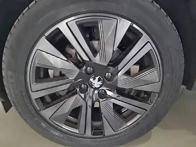 Peugeot 2008 puretech 155 s&amp;s eat8 — photo 16