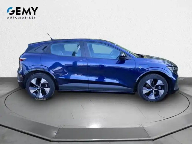 Renault Megane e-tech ev60 220 ch optimum charge — photo 4