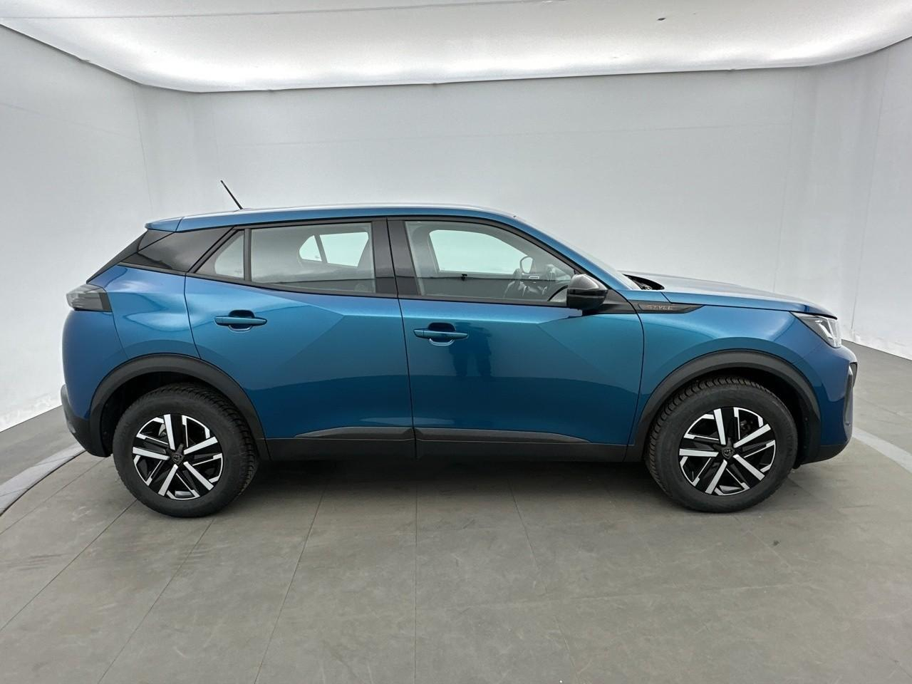 Peugeot 2008 hybrid 145 e-dcs6 style — photo 4