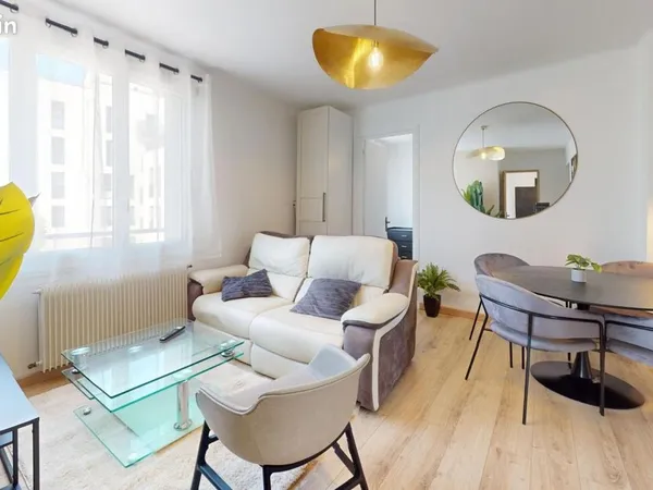 Chambre 5 pièces 77 m²