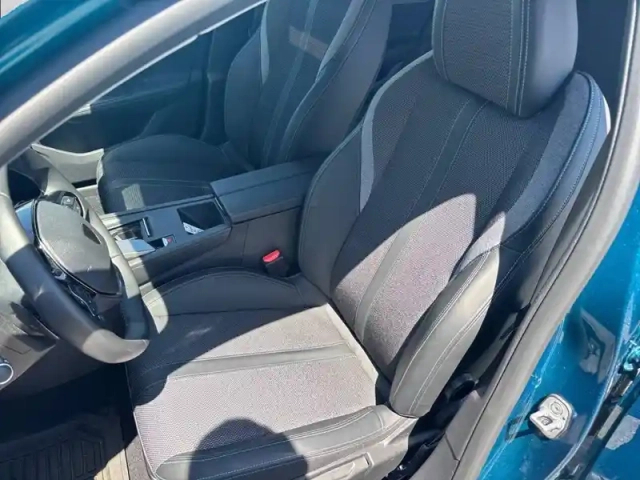 Peugeot 308 hybrid 145 e-dcs6 — photo 11