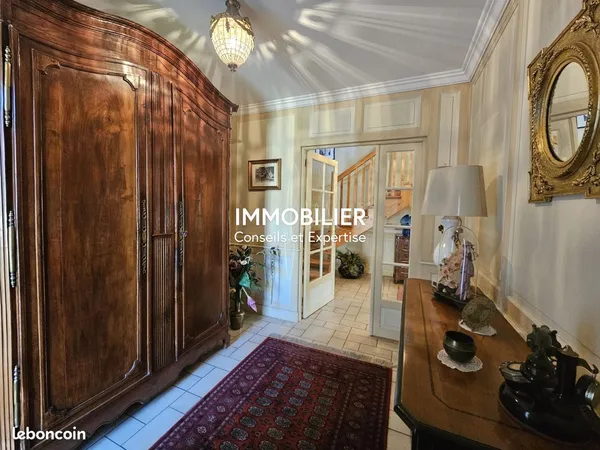 Propriété 8 pièces 281 m²