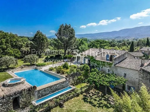 Maison 10 pièces 350 m²