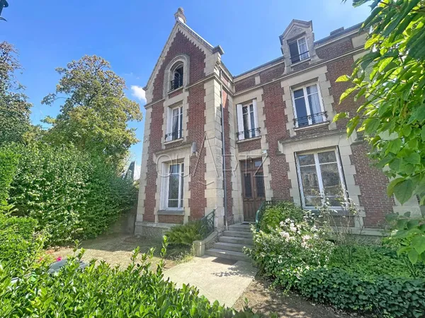 Maison 6 pièces 205 m²