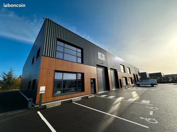 Local industriel 300m2