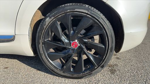DS DS5 2.0 BlueHDi 180 EAT6 - Performance Line – 2018 – 181500 km – Diesel – Boîte Automatique — photo 9