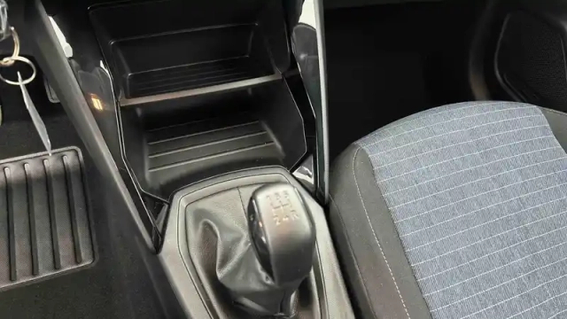 Peugeot 208 puretech 75 s&amp;s bvm5 — photo 78